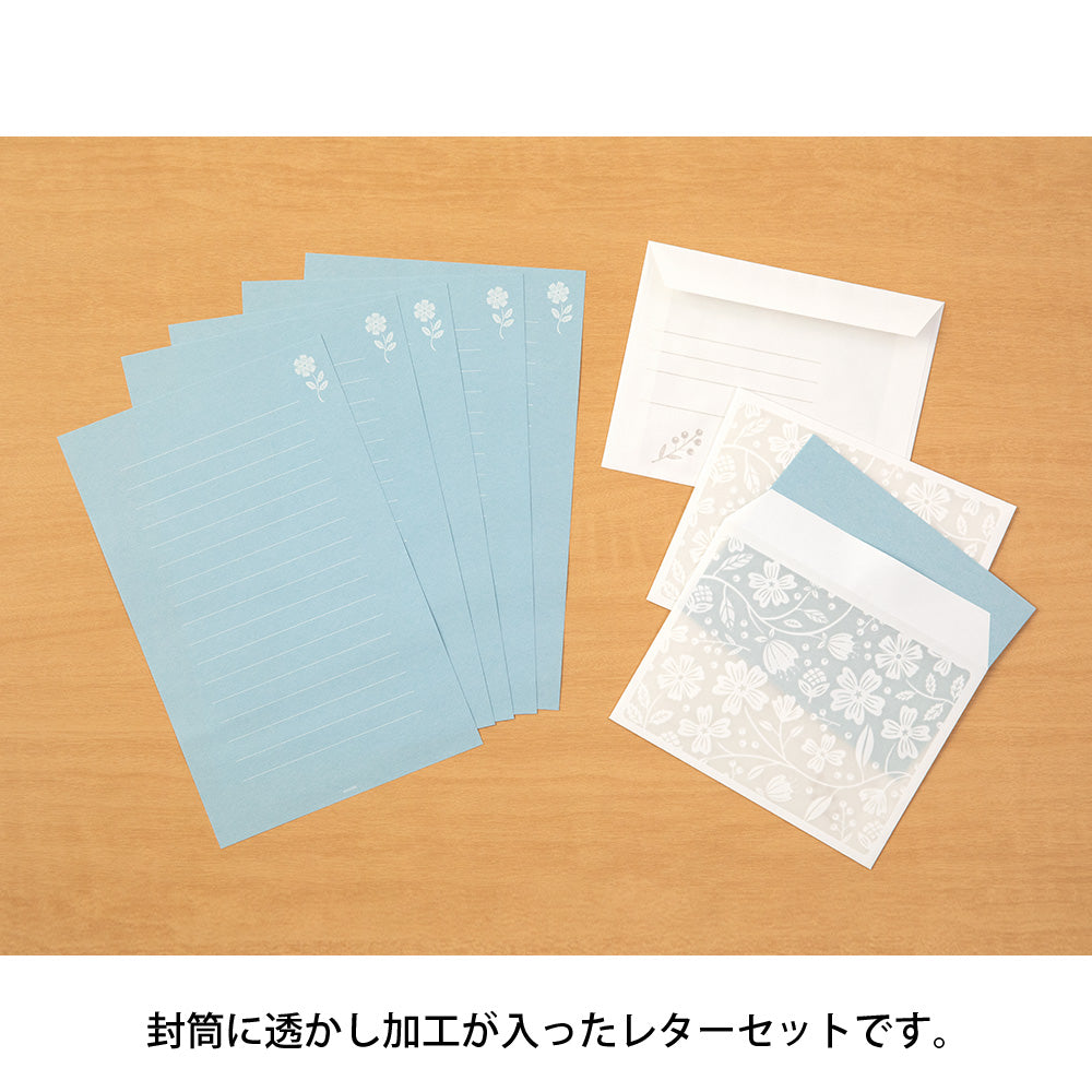 Set papiers et enveloppes en filigrane fleurs bleu