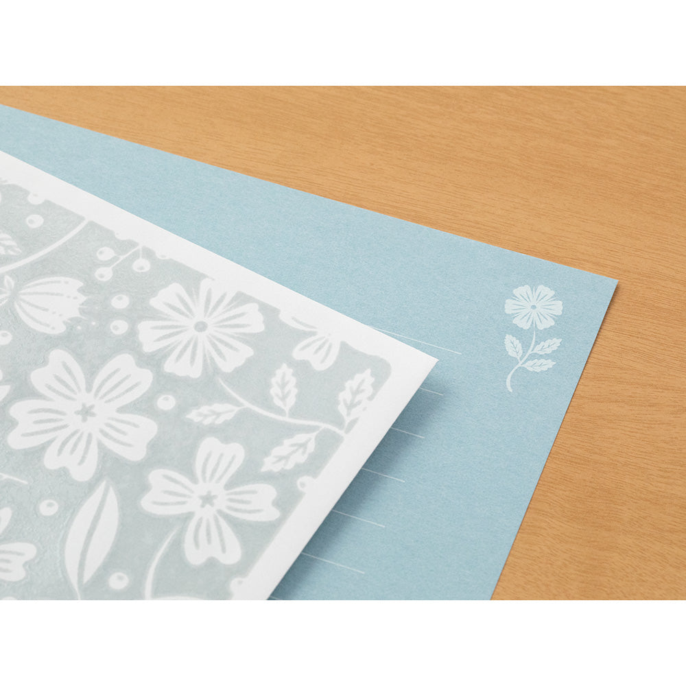 Set papiers et enveloppes en filigrane fleurs bleu